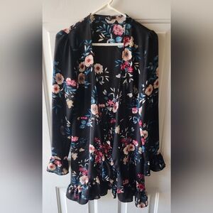 Women's Medium Forever 21 black floral up